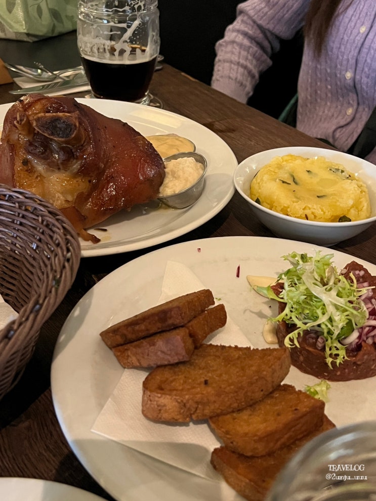  체코 프라하 꼴레뇨 찐맛집 : 코젤로브나 메뉴 추천 코젤다크본점