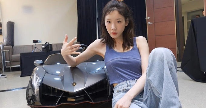 "근데 브레이크가 없다" 태연, 팬들에게 선물 받은 슈퍼카 정체에 폭소 쏟아진 이유 "근데 브레이크가 없다" 태연, 팬들에게 선물 받은 슈퍼카 정체에 폭소 쏟아진 이유