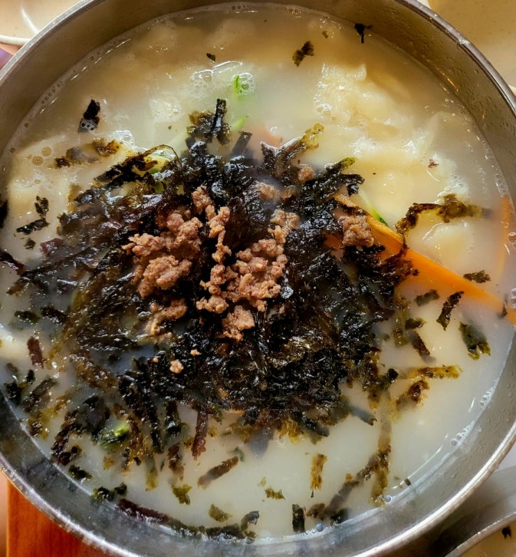  줄서서먹는 명일동칼국수맛집 진한육수 별미손칼국수