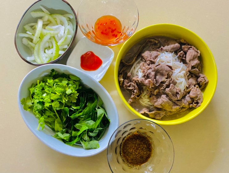 집에서 베트남 쌀국수 만들기 재료와 양파초절임 및 들깨간장소스 레시피