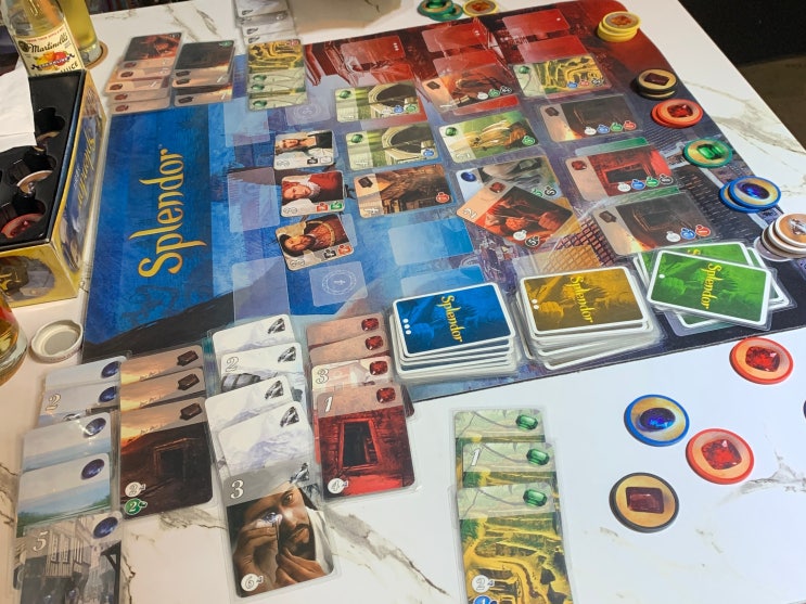  홍대 데이트코스로 좋은 연남동 보드게임카페 옐로우미플 YellowMeeple 신작보드게임부터 핫한 보드게임까지 한가득