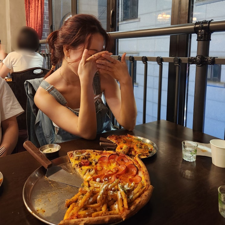  연남동 맛집 백스트리트 홍대 피자 낮술 가능하잖아