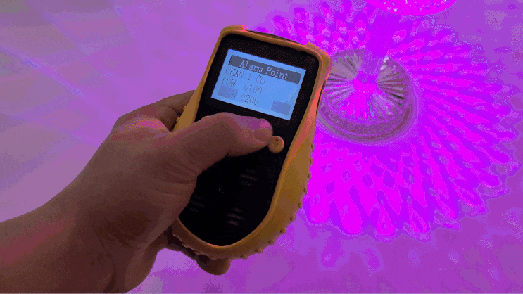 [SAFEGAS YM-1200] 10만 개의 세트 데이터를 저장할 수 있는 복합 가스 측정기