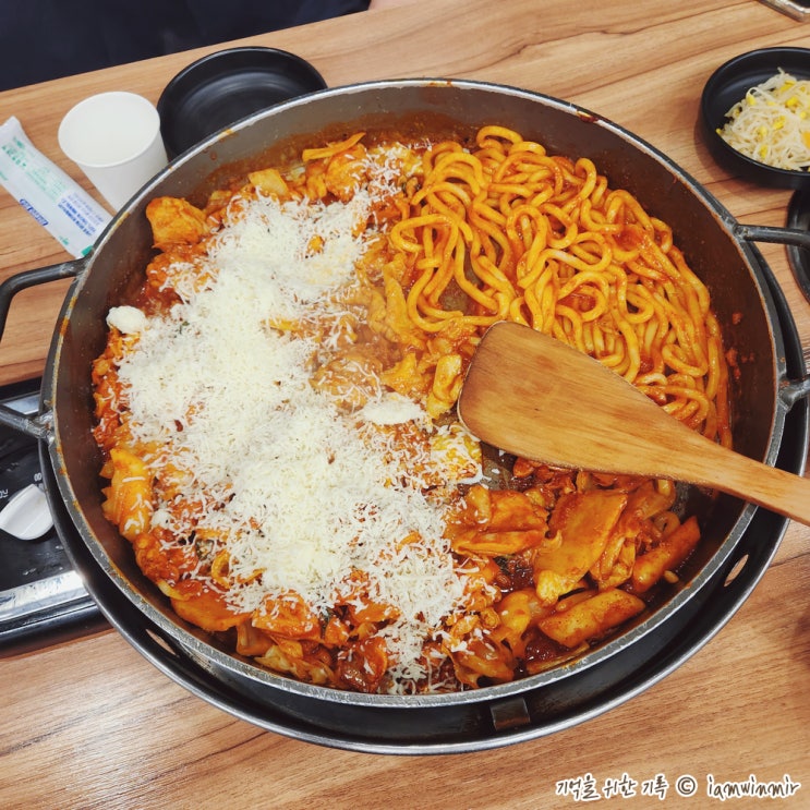 닭갈비 맛집으로 자리잡은 신도림역 이도식당