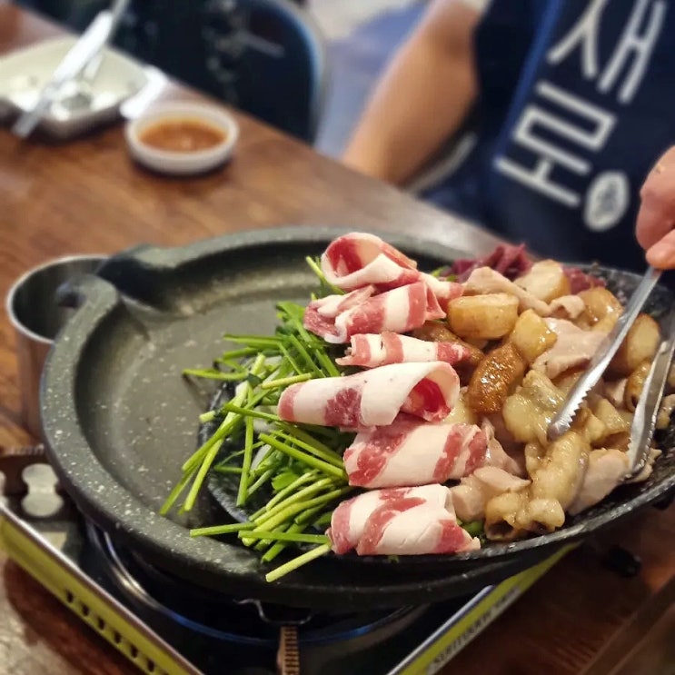 잠실 방이동 곱창 맛집 서비스 우삼겹까지 맛있었던 진곱창