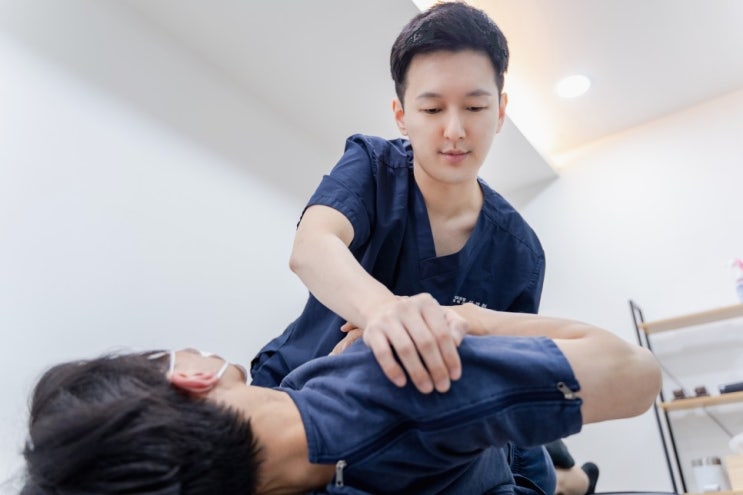수원일요일한의원 추나는 모두에게 안전한 치료일까요 수원일요일한의원 추나는 모두에게 안전한 치료일까요