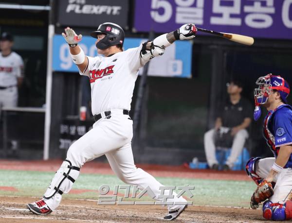 22일 만의 선발 <b>복귀</b> 홈런 <b>박병호</b>, 아직 100% 컨디션 아니다...... 