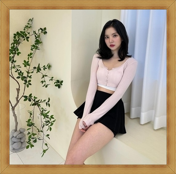  비비지 멤버 은하, 새로운 헤어스타일 '이마 공개'로 눈길 모으다