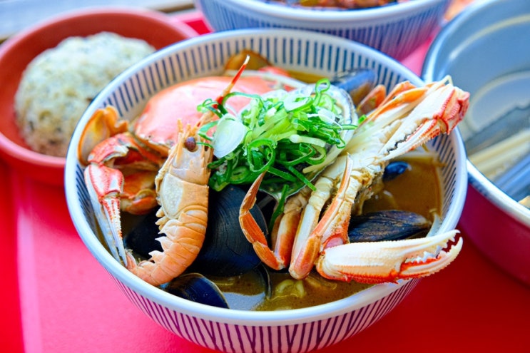  거제도 맛집 “바릇” 거제바다를 담은 해물라면과 꼬막비빔밥