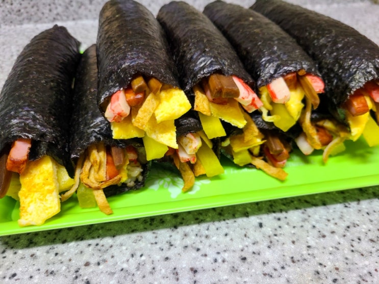  우당탕탕 김밥 만들기