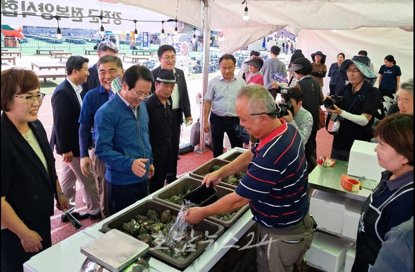  강진 하맥축제, 강진산 참전복 40% 특별할인 판매 결과 5,700만 원 판매액 기록.. 1인 1복 전복사주기 운동 성과