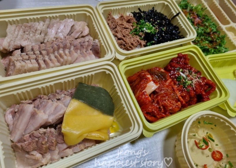 원할머니보쌈 메뉴 김치와 먹는 모둠보쌈 소, 장조림주먹밥