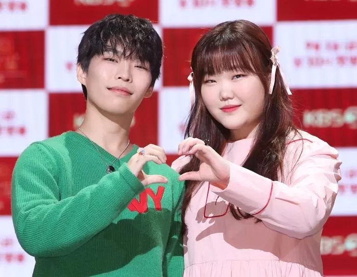 악뮤 이찬혁 "동생 이수현, 결혼 빨리 했으면..역대 남자친구 중 마음에 드는 사람 無" 악뮤 이찬혁 "동생 이수현, 결혼 빨리 했으면..역대 남자친구 중 마음에 드는 사람 無"