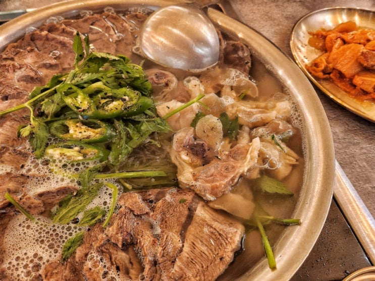  여의도 맛집 옥된장, 스지수육과 된장전골이 맛있는 술집