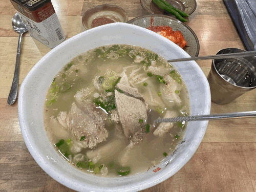  공항 근처 맛집 추천 고기 국수로 유명한 제주도 올래 국수 본점