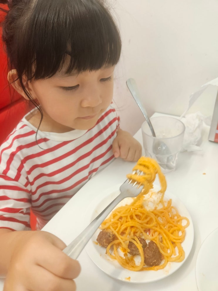  아이들과 외식하기 좋은 정자동 맛집 쓰리 파스타
