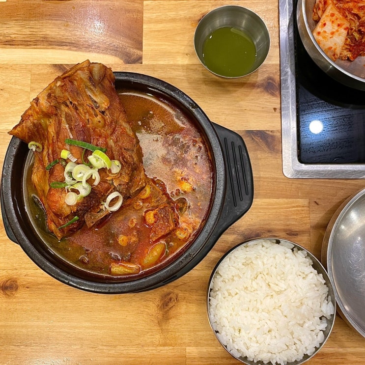 광주 충장로 맛집 추천 뼈대있는집 뼈해장국 가성비 최고 (늦게까지 영업하는 밥집) 광주 충장로 맛집 추천 뼈대있는집 뼈해장국 가성비 최고 (늦게까지 영업하는 밥집)