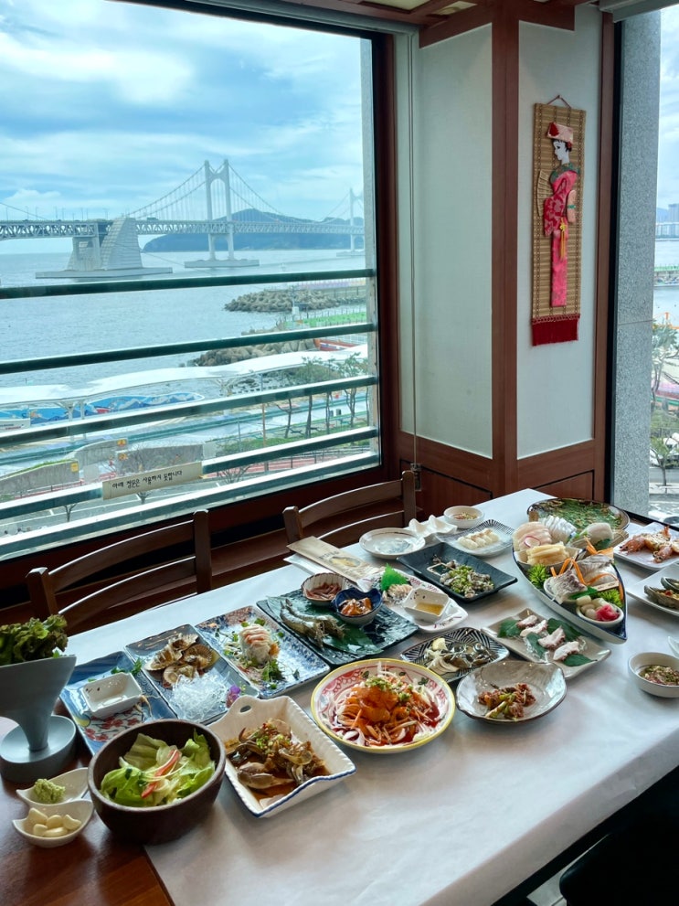  광안리 푸짐한 오션뷰 횟집 추천 부산 민락동 맛집 광안다찌  / 콜키지
