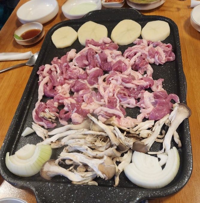  오리고기 맛집 가야촌유황오리 성내역점