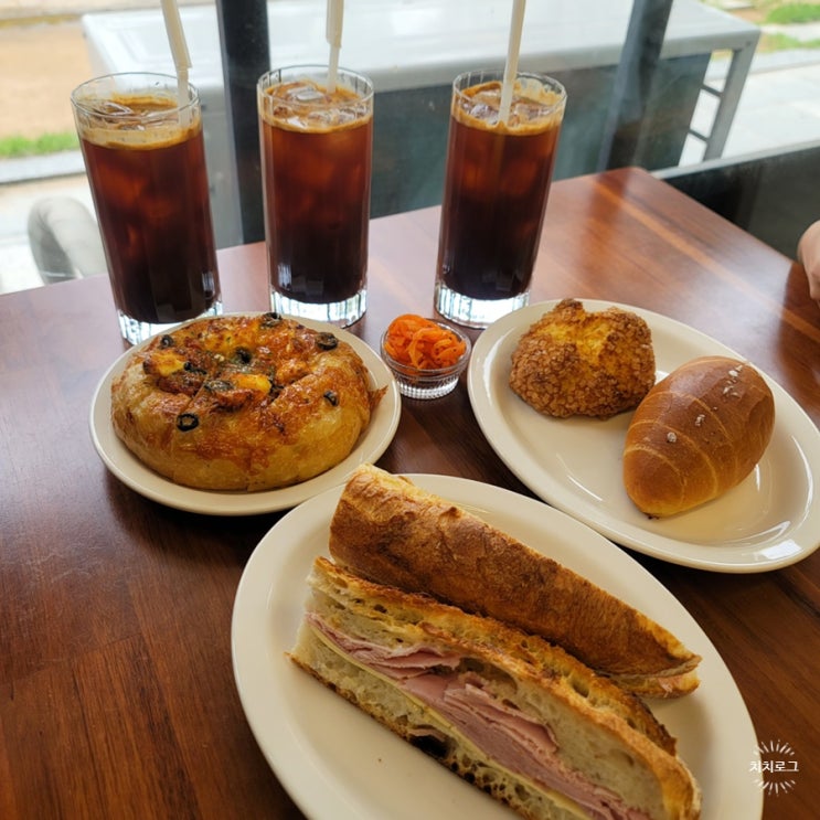  [인천/청라] 담백한 맛의 신세계 베이커리 카페 밀릇