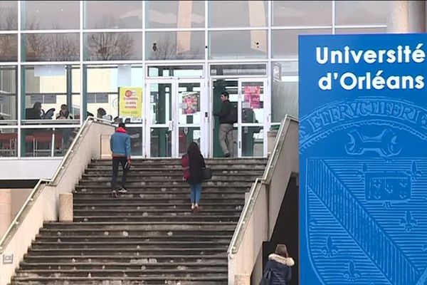  올리벳 근처 오를레앙 대학 (Université d'Orléans)