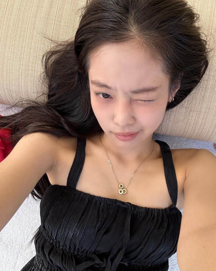  "1박에 1200만원" 블랙핑크 제니, 월드투어 중 미국 고급 리조트서 휴가...'영앤리치 프리티'