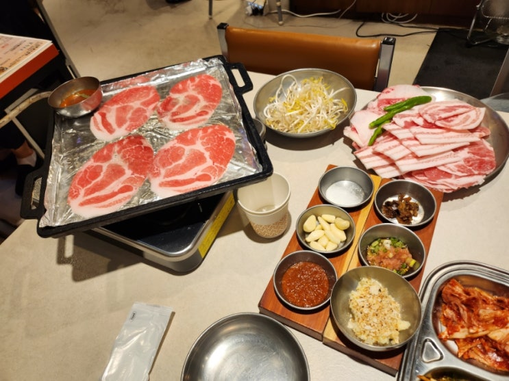  중랑구 화랑화로 : 삼합 맛집 / 묵동 고기집 차돌박이