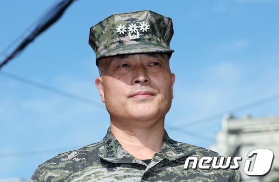 <b>박정훈 대령</b>과 전홍준 <b>대표</b>는 성경에서 말하는 한 사람의... 