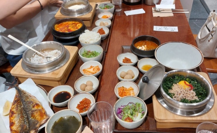 용산 아이파크몰 한식: 찬장 다양한 솥밥 맛집