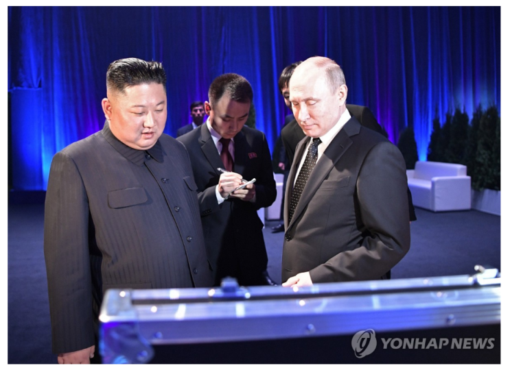 <b>푸틴</b>, 어쩌다 북한에 손벌리는 처지까지…"왕따<b>국가</b> 전락 탓"