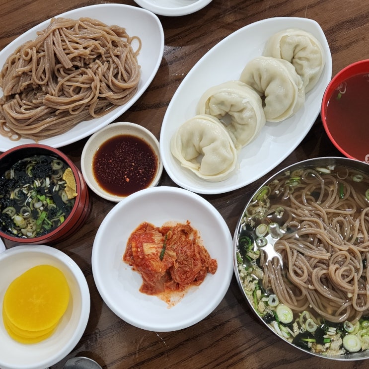  상무지구 모밀 전문점 박정표밀알모밀 점심시간 만석