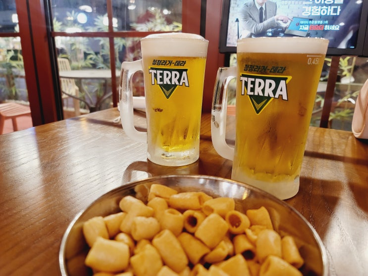  응암동 카페 뫼비우스 카페 생맥주 소떡소떡