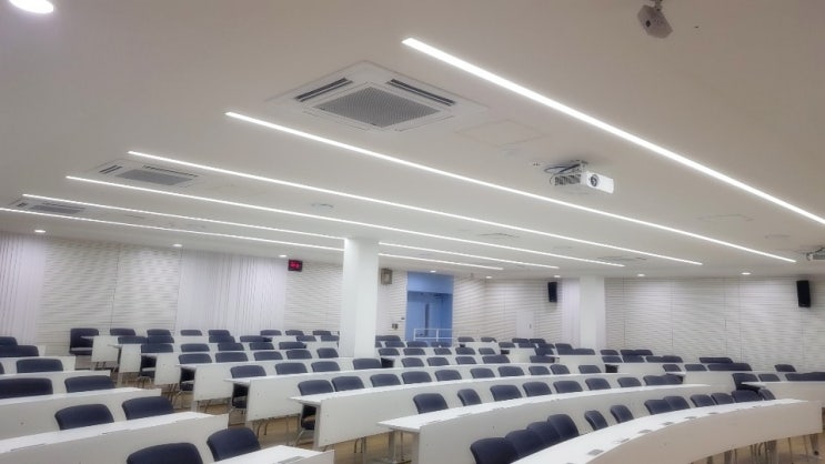  "대학 강의실 조명은 이런 것이다." 라인조명 설치사례