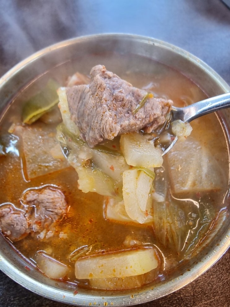  줄을 서야 먹을 수 있는 소고기 국밥 / 경산 성화축산