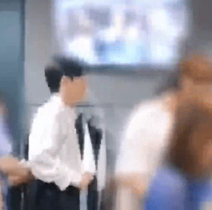 실내<b>흡연 과태료</b>,인기 연예인 대기실 내의 잇따른 흡연...