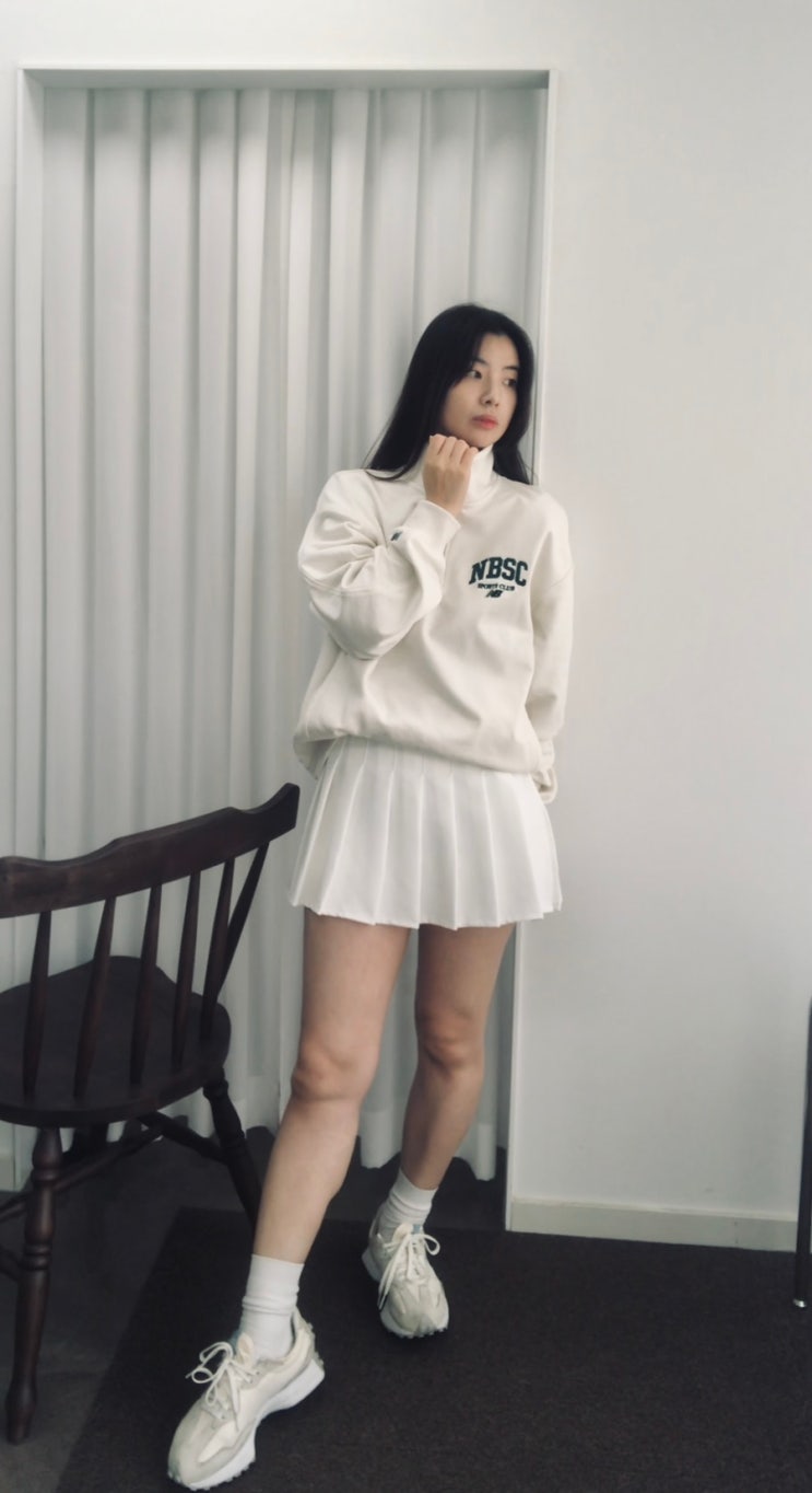 여자 가을코디 뉴발란스 반집업 맨투맨 & 바람막이로 세련된 올드머니룩 완성