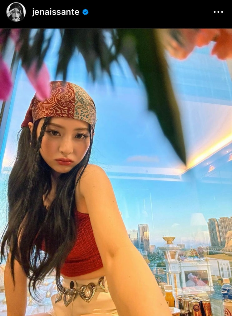  르세라핌 허윤진 여자 캡모자 비니 머리 두건 스타일 Feat 타투