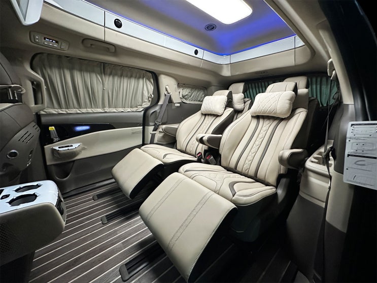  세대 카니발 9인승 하이리무진 신차 출고 후 바로 입고 넓게 타는 통합 레일 개조