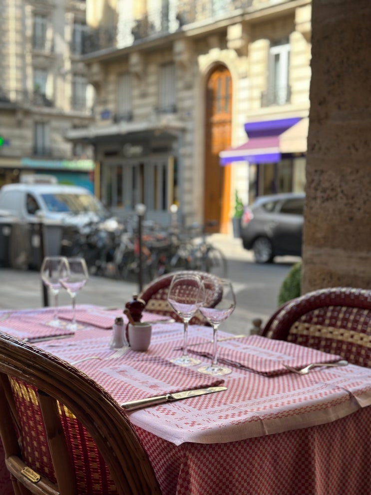 프랑스 파리3: 따수웠던 미슐랭 레스토랑, 현지 에스까르고 맛집 발견! 생트샤펠은 와우였다...