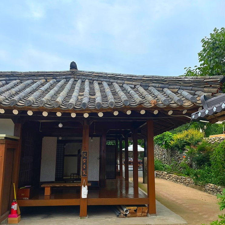 서정가 : 마산 진전 공간이 분리되어 있어 조용한 한옥 카페