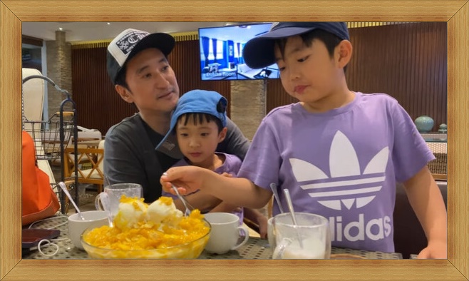  신현준, 55세의 힘찬 에너지.. 두 아들과의 세부 여행기
