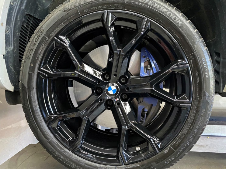 BMW G06 X6 M40i 741M 블랙유광 휠도색