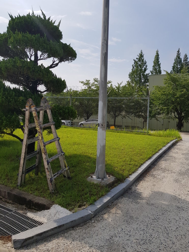  대전 000연구원 원형가로등도색