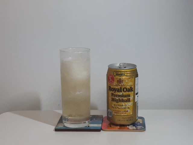  편의점의 로얄 오크 프리미엄 하이볼(Royal Oak Premium Highball)