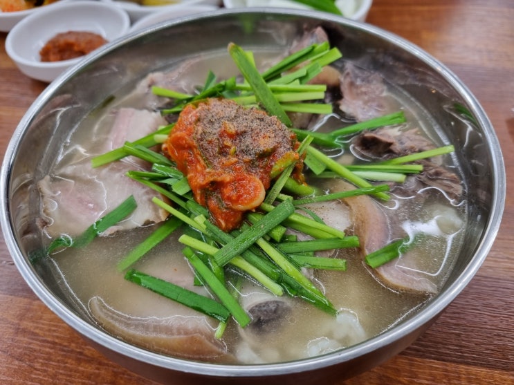 [부산 초량역 맛집] 부산 여행 중 든든하게 아침 식사를 시작 할 수 있는 이곳!! 괴정돼지국밥!!