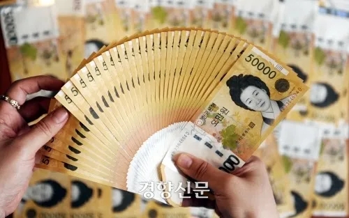  정부, 급전으로 ‘돌려막기’ 이자만 4000억원···‘사실상 재정건전성 분식회계’