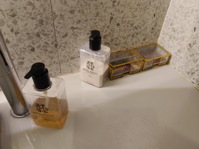 Reu Saiteu Restroom — photo 3