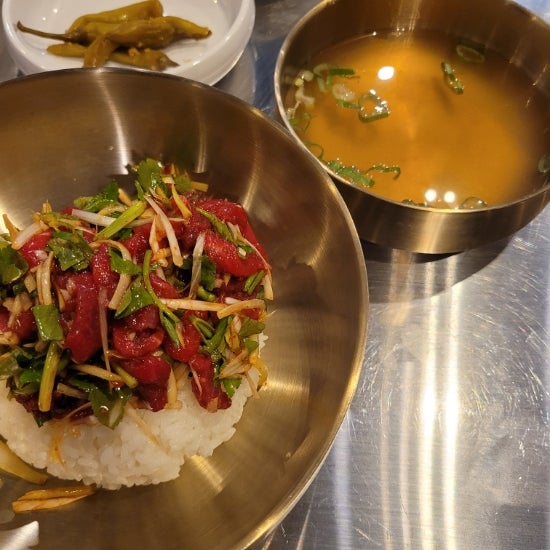  더뭉티기 강남역 점심식사 육회비빔밥
