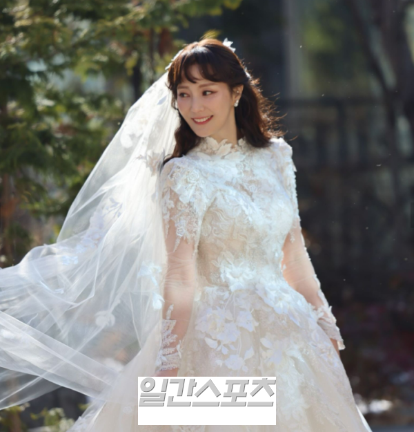 '9월의 신부' 44세 안혜경, 청첩장 비밀리에 입수 내용 전해져...로맨틱한 예비부부