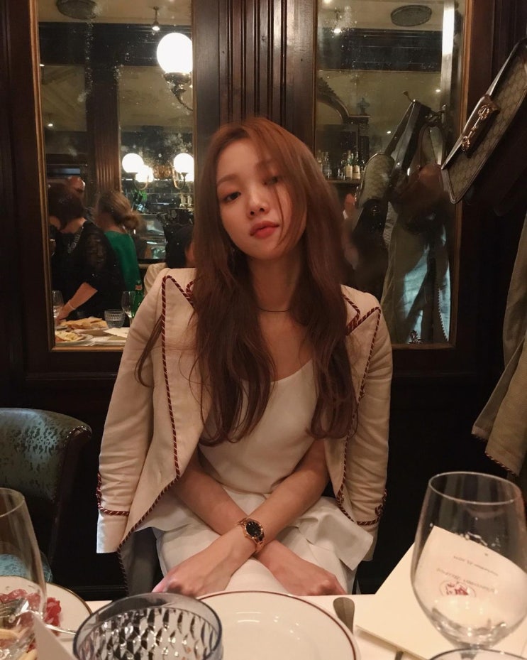 데뷔 10년차 8등신 미녀 배우 <b>이성경</b> 집중탐구